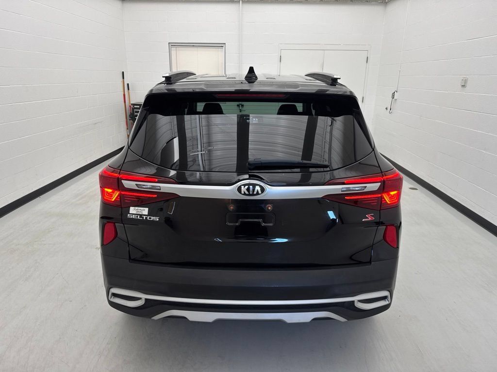 Used 2021 Kia Seltos S FWD image 5