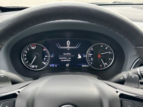 Used 2022 Buick Enclave Premium image 25