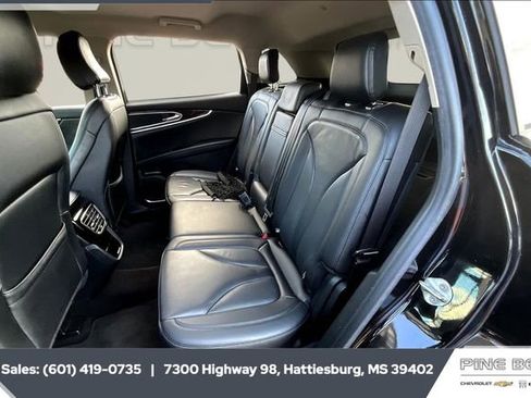 Used 2021 Lincoln Nautilus Standard w/ Equipment Group 101A image 19