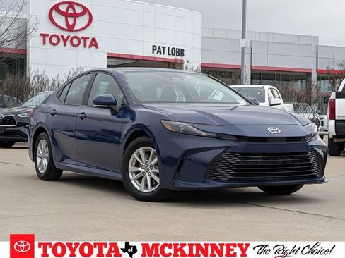Used 2025 Toyota Camry LE image 1