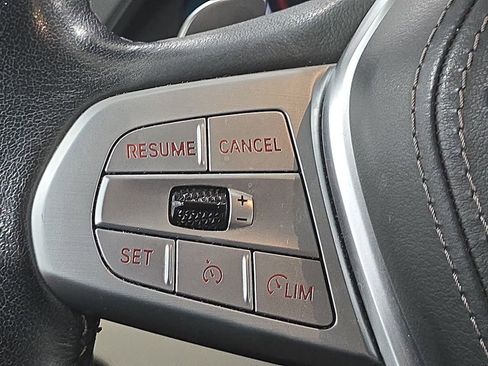 Used 2022 BMW X7 xDrive40i w/ Premium Package image 17