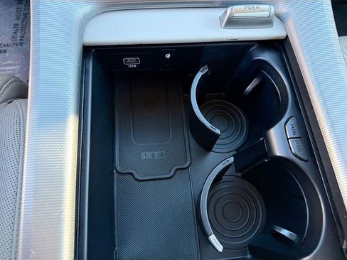 Used 2024 Hyundai Palisade Calligraphy image 32