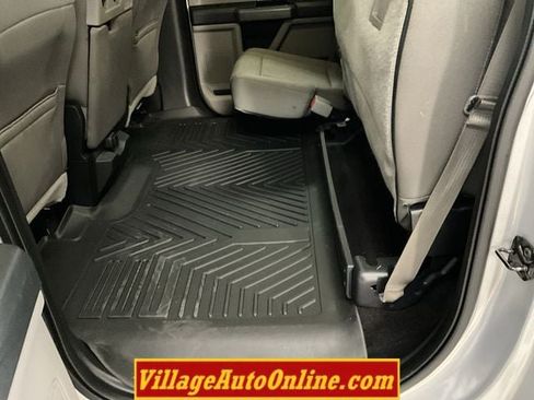Used 2016 Ford F150 XLT w/ Equipment Group 302A Luxury AWD/4WD image 29