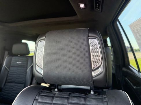 Certified 2024 Cadillac Escalade Premium Luxury Platinum AWD/4WD image 28