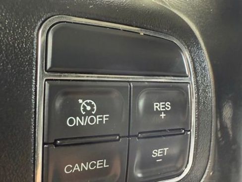 Used 2017 Jeep Wrangler Unlimited Sahara image 31