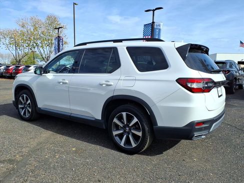Used 2023 Honda Pilot Touring image 7