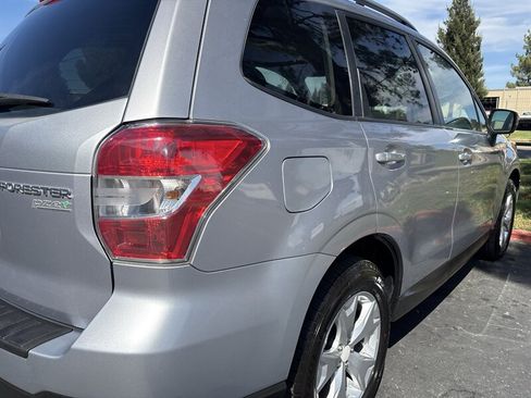 Used 2016 Subaru Forester 2.5i Premium AWD/4WD image 12