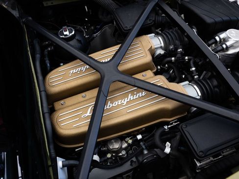 Used 2022 Lamborghini Huracan STO RWD image 44