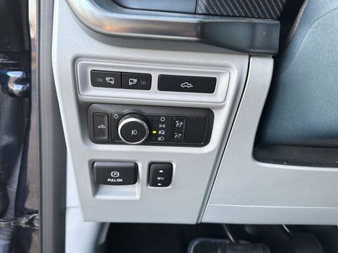 Used 2022 Ford F150 Limited image 21