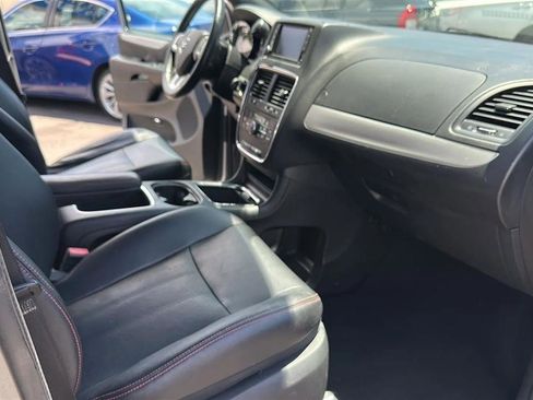 Used 2018 Dodge Grand Caravan GT FWD image 34