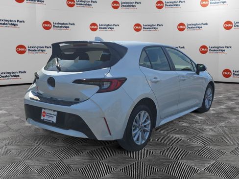 Used 2025 Toyota Corolla SE w/ SE Package FWD image 7