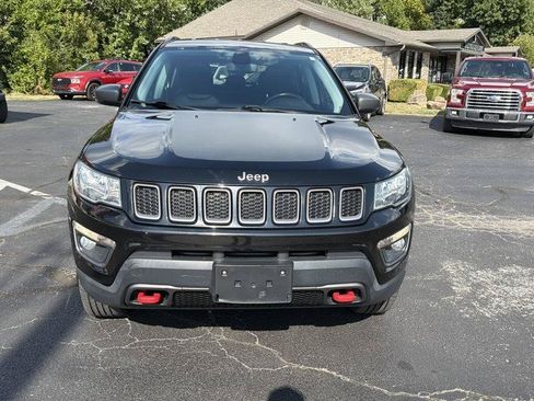 Used 2019 Jeep Compass Trailhawk AWD/4WD image 2