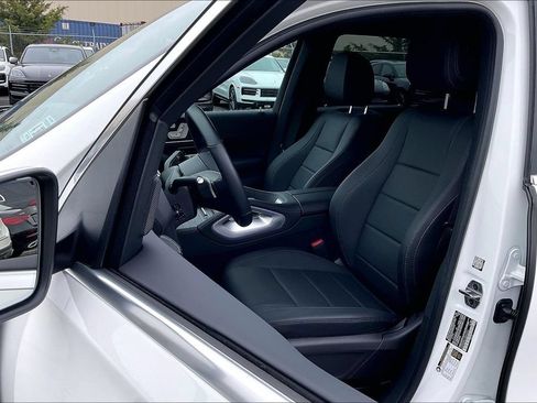 Certified 2025 Mercedes-Benz GLE 450 4MATIC image 17