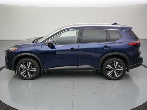 Used 2025 Nissan Rogue SL AWD/4WD image 7