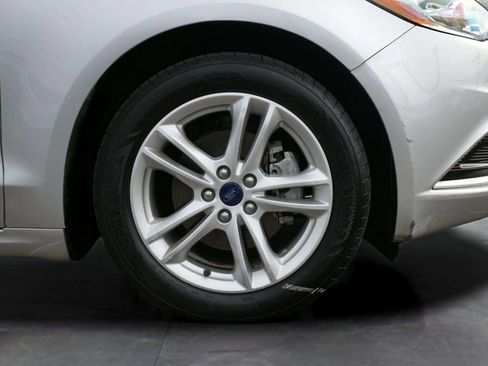 Used 2018 Ford Fusion SE FWD image 9