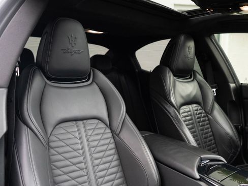 Used 2022 Maserati Ghibli Trofeo image 28