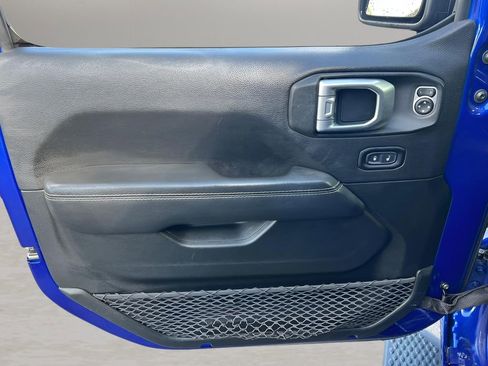 Used 2020 Jeep Wrangler Unlimited Sahara w/ Uconnect 4C Nav & Sound Group image 24