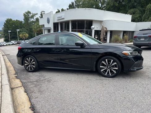 Used 2024 Honda Civic EX-L image 2