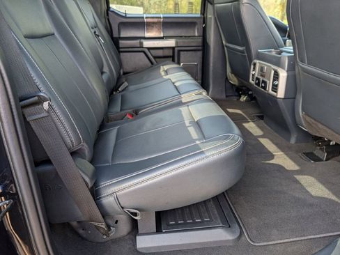 Used 2022 Ford F250 Lariat w/ Black Appearance Package image 21