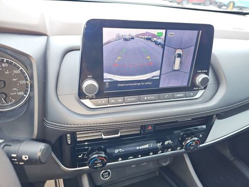 Used 2021 Nissan Rogue SV w/ Premium Package image 38