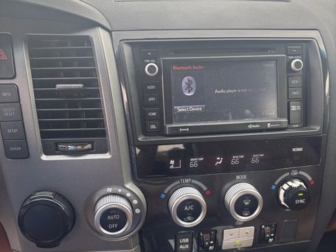 Used 2017 Toyota Sequoia Platinum image 22