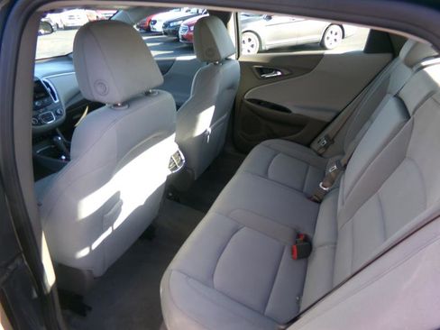 Used 2020 Chevrolet Malibu LT image 24