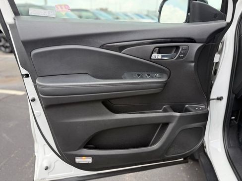 Used 2022 Honda Pilot Touring image 12