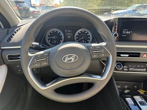 Certified 2023 Hyundai Sonata SEL w/ Preferred Accessory Package image 13