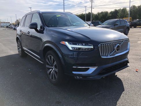 Used 2023 Volvo XC90 B6 Plus image 7