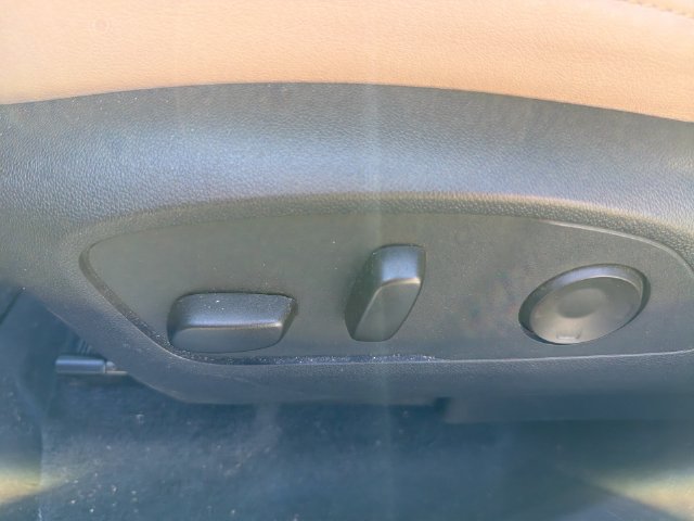Used 2025 Buick Enclave Preferred FWD image 15