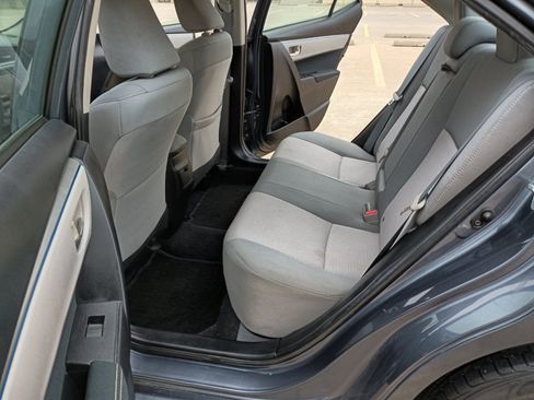 Used 2015 Toyota Corolla LE image 11