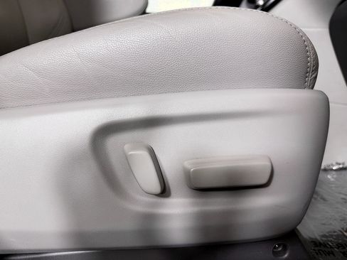 Used 2018 Toyota Sienna XLE w/ XLE Navigation Package AWD/4WD image 54