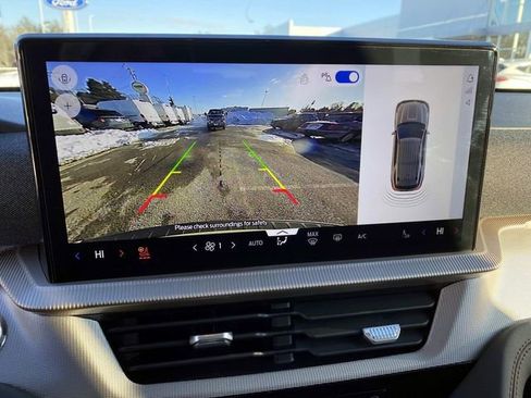 Used 2025 Ford Explorer Active w/ Active Comfort Package image 13