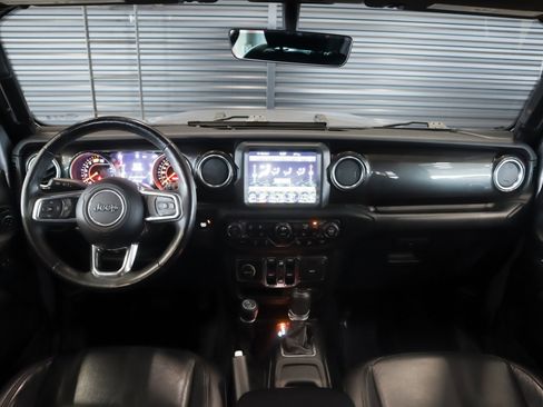Used 2019 Jeep Wrangler Unlimited Sahara AWD/4WD image 10