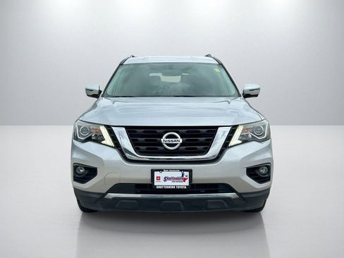 Used 2019 Nissan Pathfinder SL image 2