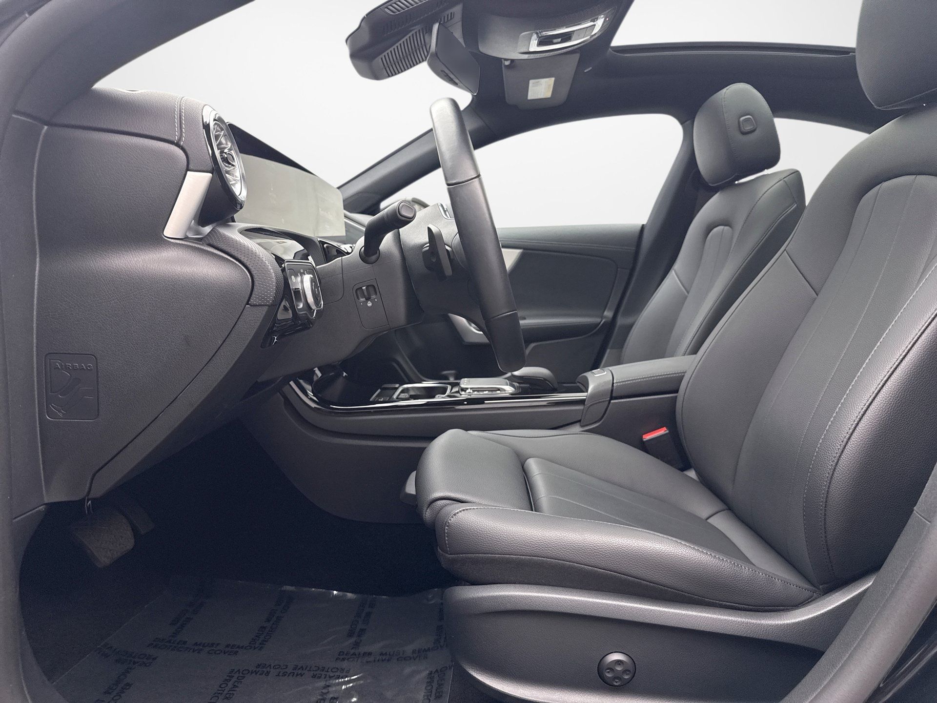 Used 2023 Mercedes-Benz CLA 250 4MATIC image 11