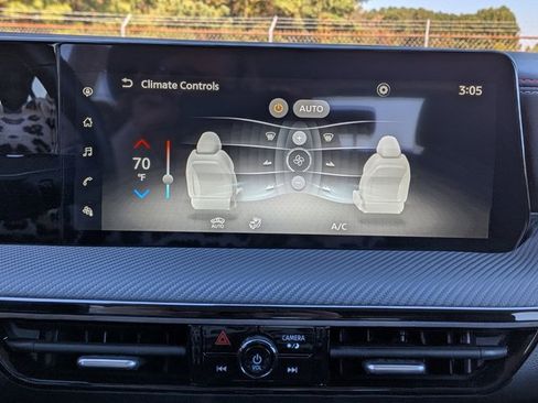 Certified 2025 Nissan Kicks SR image 21