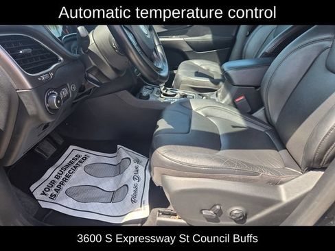 Used 2020 Jeep Cherokee Limited AWD/4WD image 13