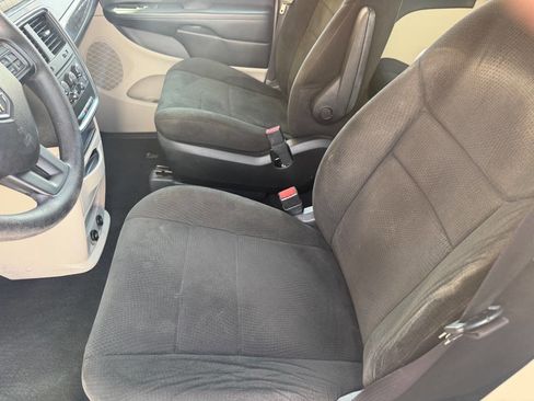 Used 2012 Dodge Grand Caravan SE image 14