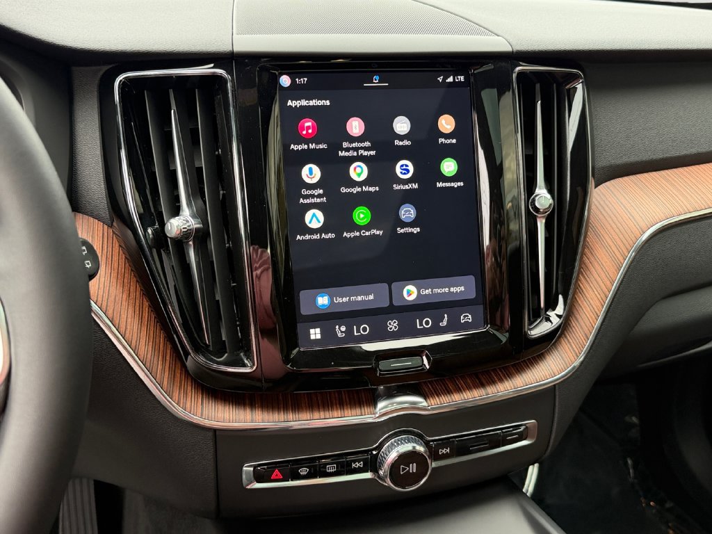 Certified 2024 Volvo XC60 T8 Plus w/ Climate Package AWD/4WD image 23