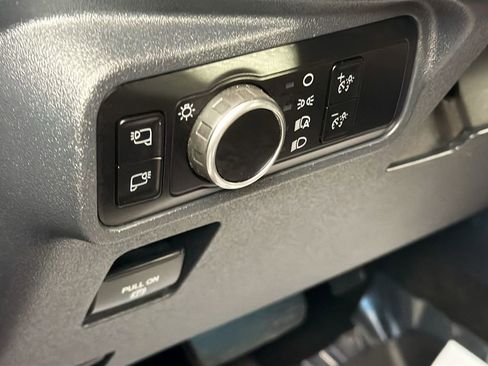 Used 2024 Ford Bronco Wildtrak image 10