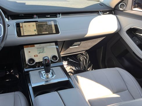 Used 2022 Land Rover Range Rover Evoque SE image 26