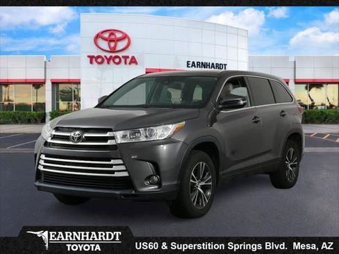 Certified 2017 Toyota Highlander Plus w/ Carpet Mat Package FWD image 1