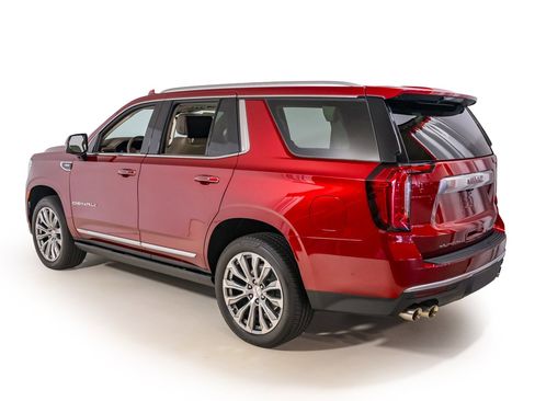 Used 2023 GMC Yukon Denali w/ Denali Reserve Package image 4