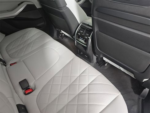 New 2026 BMW X5 M60i image 10