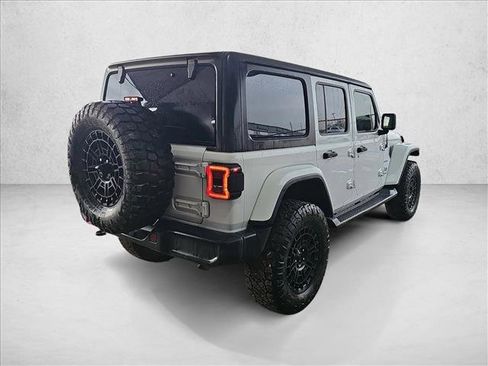 Used 2020 Jeep Wrangler Unlimited Sahara image 5