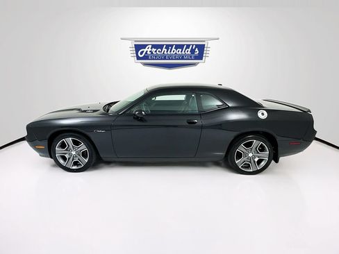 Used 2012 Dodge Challenger R/T RWD image 4