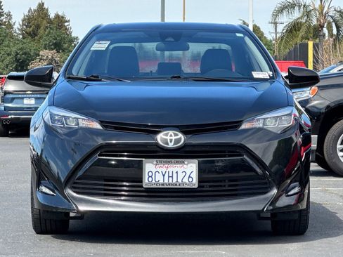 Used 2018 Toyota Corolla XLE image 10