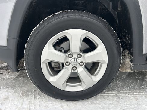 Used 2018 Jeep Compass Latitude image 27