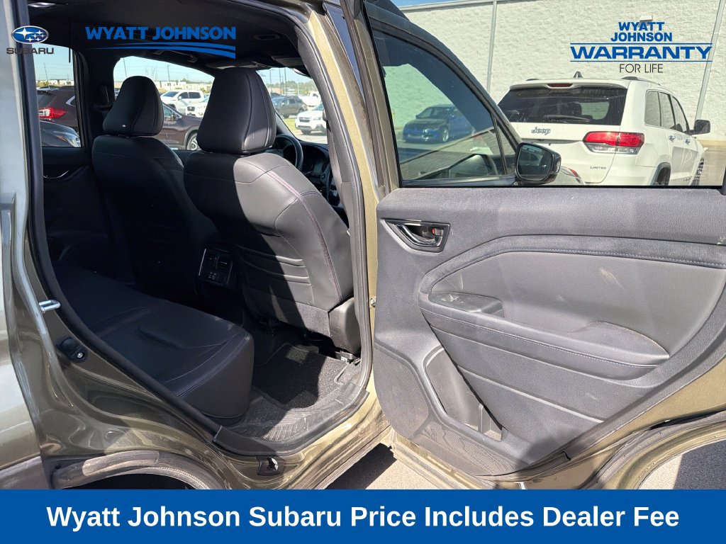Used 2025 Subaru Forester Limited AWD/4WD image 32